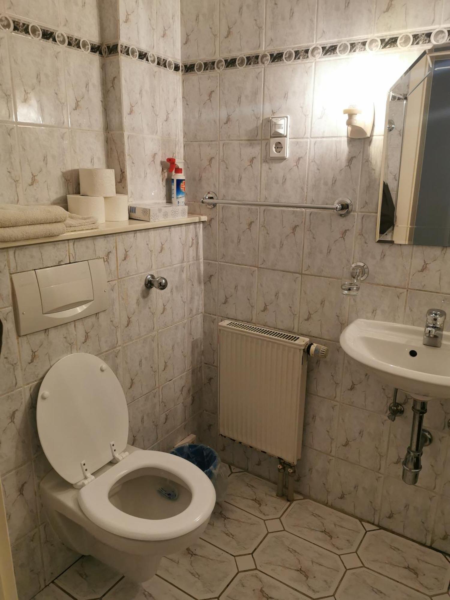Apartament Ferienunterkuenfte In Sievering Mit Self-check-in *